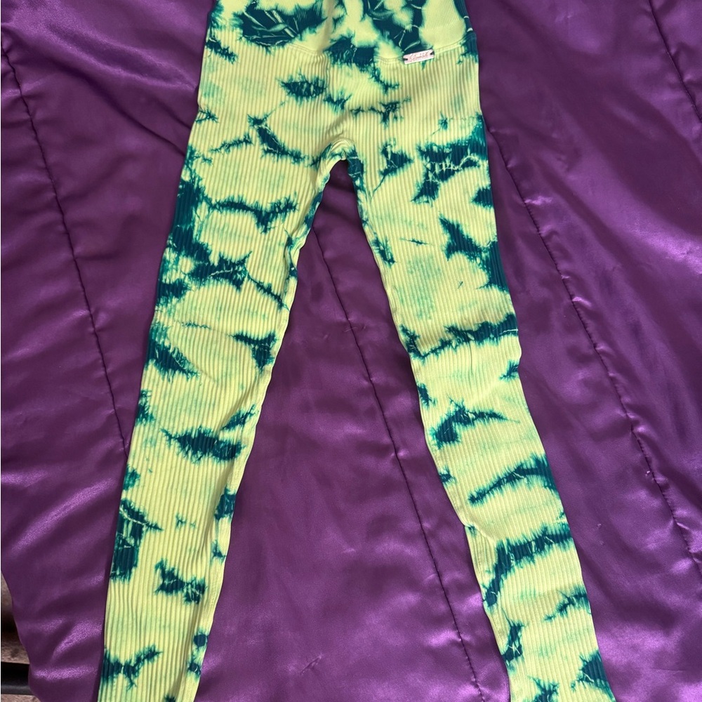 Green Tie-Dye Bombshell Sportswear Leggings Size XS/S